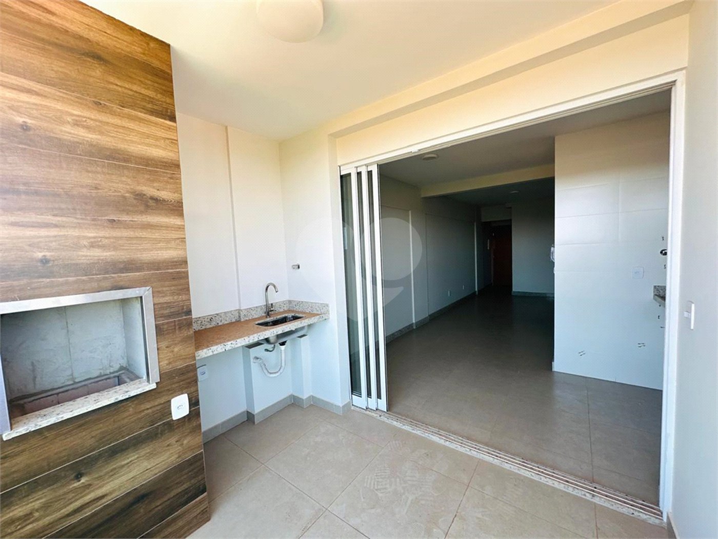 Apartamento com 2 dormitórios, sendo 1 suíte