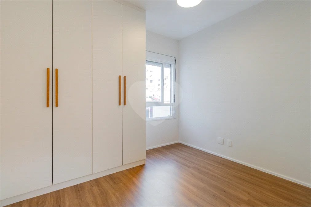 **Apartamento reformado em Higienópolis | 75 m² | 2 dormitórios | 2 banheiros | 1 vaga**