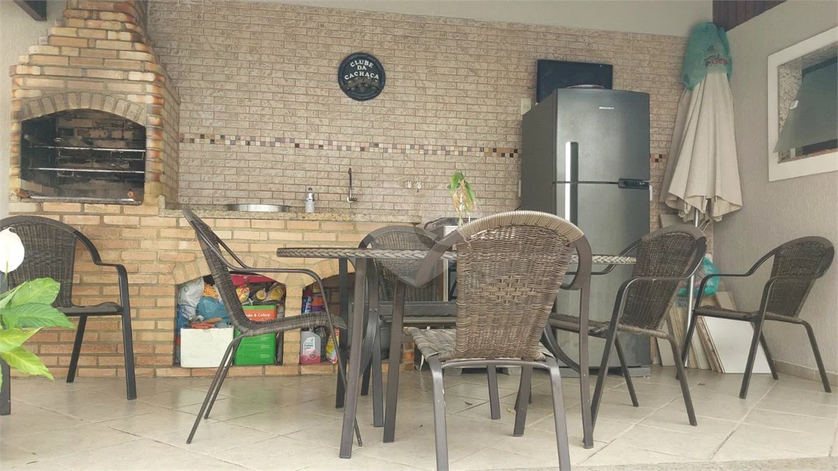 CONDOMÍNIO VALE DAS PALMEIRAS - CASA 3 QTOS + SUITE + PISCINA + GARAGEM 4 CARROS + ENERGIA SOLAR