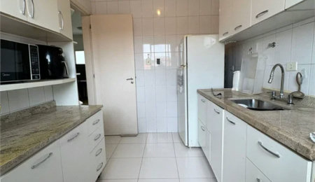 Casa à venda com 3 quartos, sendo 1 suíte, no condomínio New Village, Cotia - SP