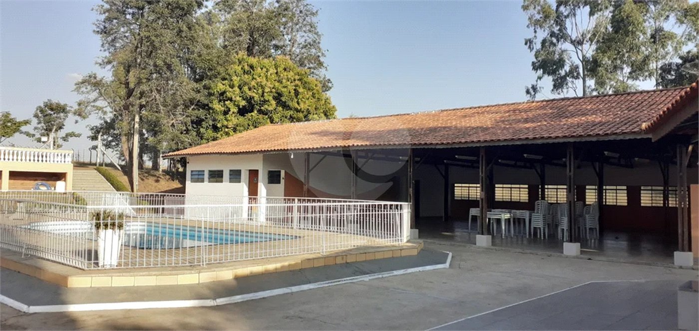Excelente chácara à venda em Artemis, com piscina, campo de futebol, barracão para festas