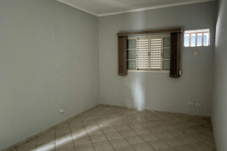 Casa para alugar com 4 quartos, sendo 2 suítes, no Centro, Três Lagoas, MS