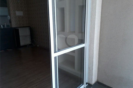 Ótimo apartamento Na rua Newton Prado no Bom Retiro