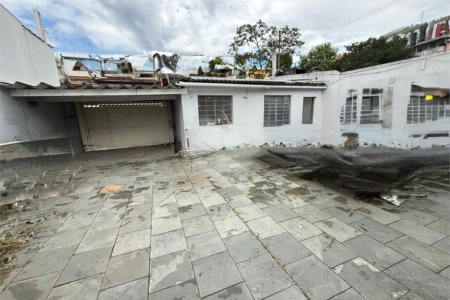 Casa Térrea a Venda Jd Satélite com poder construtivo
