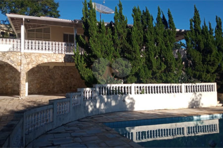 Casa à venda no Condomínio Marambaia em Vinhedo - SP
