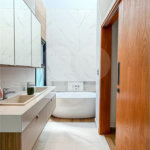 Indaiatuba - HOME DESIGN - Casa Térrea - Condomínio Paradiso - 420 m² de terreno - 307,19 m² de área construída - 3 suítes completas, sendo 1 master com closet planejado e banheira de imersão - Sala de TV reversível para 4ª suíte - Sala de estar ampla e varanda gourmet integrada - Cozinha com móve