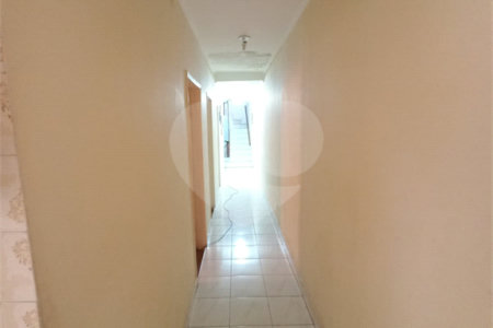 Casa com 182 m² com 3 Dorm na Vila Brasilio Machado.