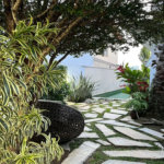SOBRADO MOBILIADO DE 199,0 M² COM 02 SUITES, 04 VAGAS E PISCINA PARA VENDA NO JARDIM VIRGINIA BIANCA