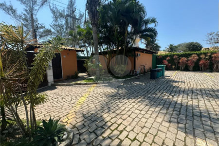 Casa à venda com 3 quartos, sendo 1 suíte,  em Rasa, Armação dos Búzios, RJ
