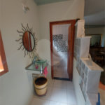 Casa térrea com piscina no Residencial Samambaia.
