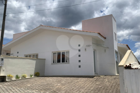 Casa 3 dormitórios - Condomínio MARF III - Bom Jesus dos Perdões