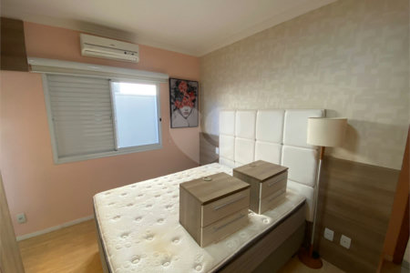 Casa térrea com piscina para venda no Condomínio Quebec.