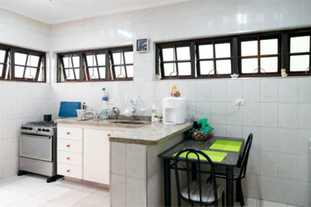 Casa para venda e locação no Campo Belo de 120M² com 3 dormitórios, 1 suíte e 3 vagas