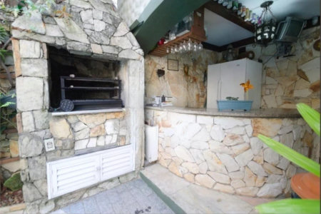 Sobrado a venda na Vila Mariana de 300m² 2 suítes 3 dormitórios 5 vagas