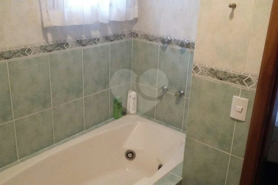 CASA TÉRREA A VENDA NO TREMEMBÉ - 4 SUÍTES E 10 VAGAS DE GARAGEM