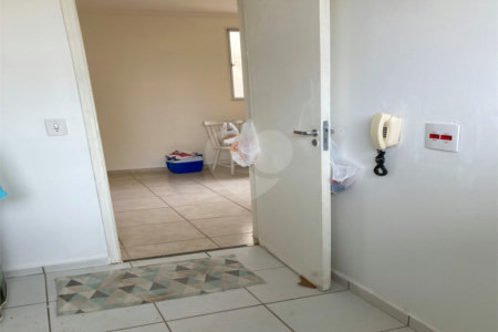 Apartamento à venda com 3 quartos, sendo 1 suíte - no condomínio Carlos Magno, São Carlos - SP