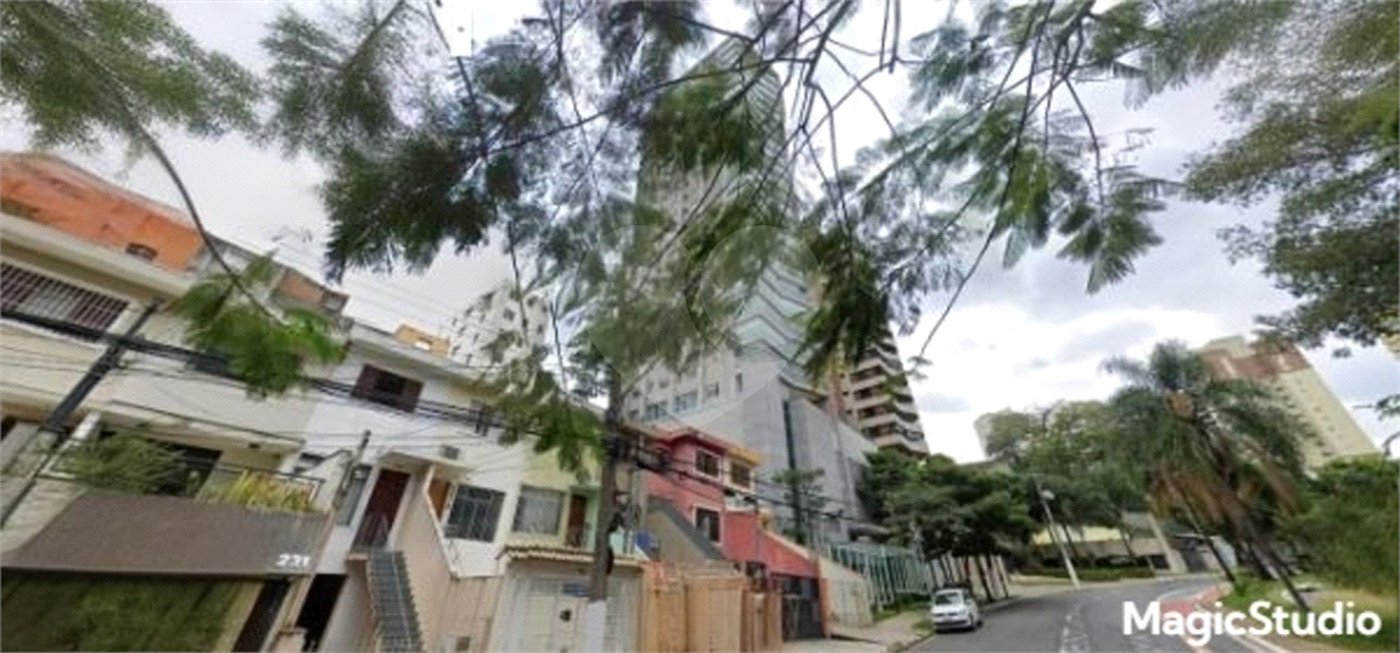 Apartamento com 187m² , 4 dormitórios , sendo 1 suíte , 3 vagas , para locação na Vila Mariana.