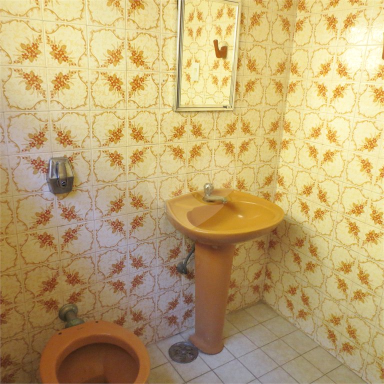 Sobrado Conservado na Saúde- 230m2 - 3 Quartos/1 Suíte/2 Vagas