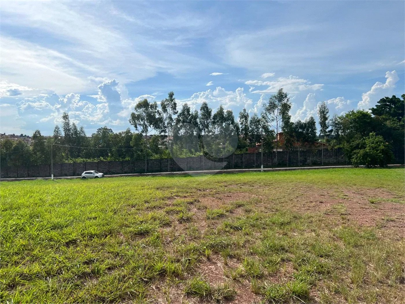 Terreno à venda em condomínio fechado na cidade de Piracicaba, no Condomínio Park Campestre II