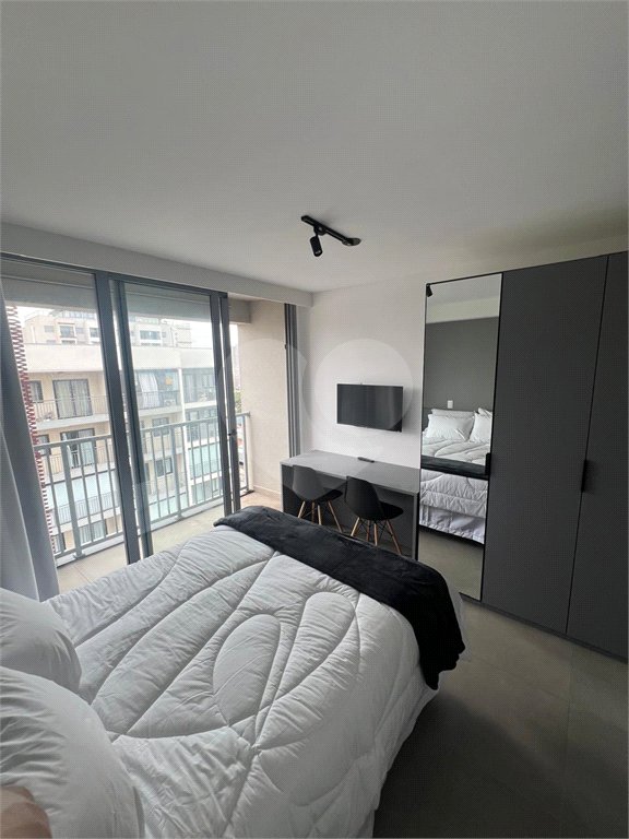 STUDIO 21,68M² TOTALMENE IMOBILIADO AO LADO DO SHOPPING IBIRAPUERA