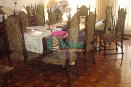 Casa com Edícula
