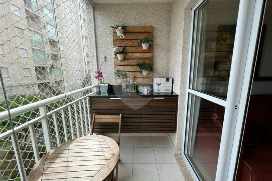 Apartamento à venda com 3 quartos, sendo 1 suíte,  em Vila Guilherme, São Paulo, SP