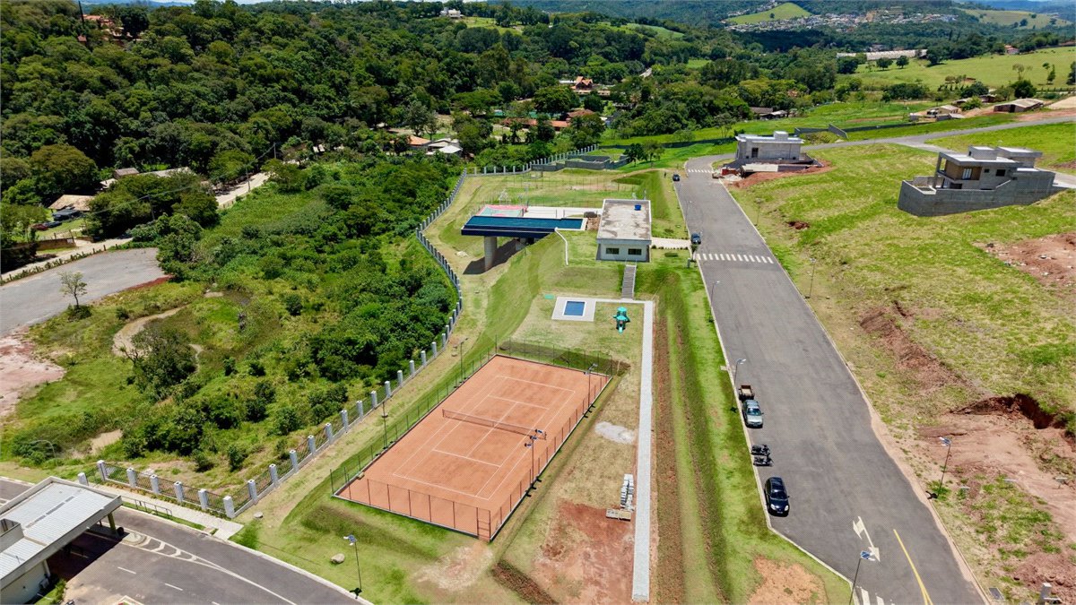 Casa térrea 3 dormitórios (3 suítes), espaço gourmet, piscina, 2 vagas garagem, condomínio fechado com ampla área lazer