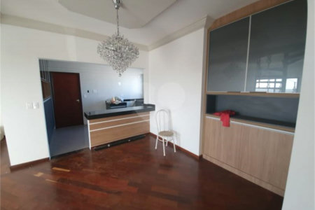 Apartamento Cobertura, no Condomínio Porto Sol.