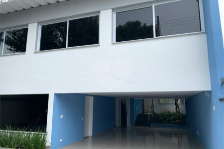 Casa Comercial na Vila Mariana, 400m², próximo metrô, 3 vagas, locação e venda