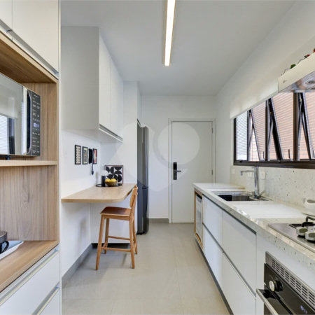 Apartamento à venda com 2 quartos, sendo 1 suíte,  em Campo Belo, São Paulo, SP