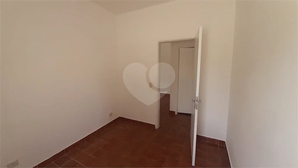 Apartamento de 1 quarto, no térreo, com garagem, para locação no Cambuci