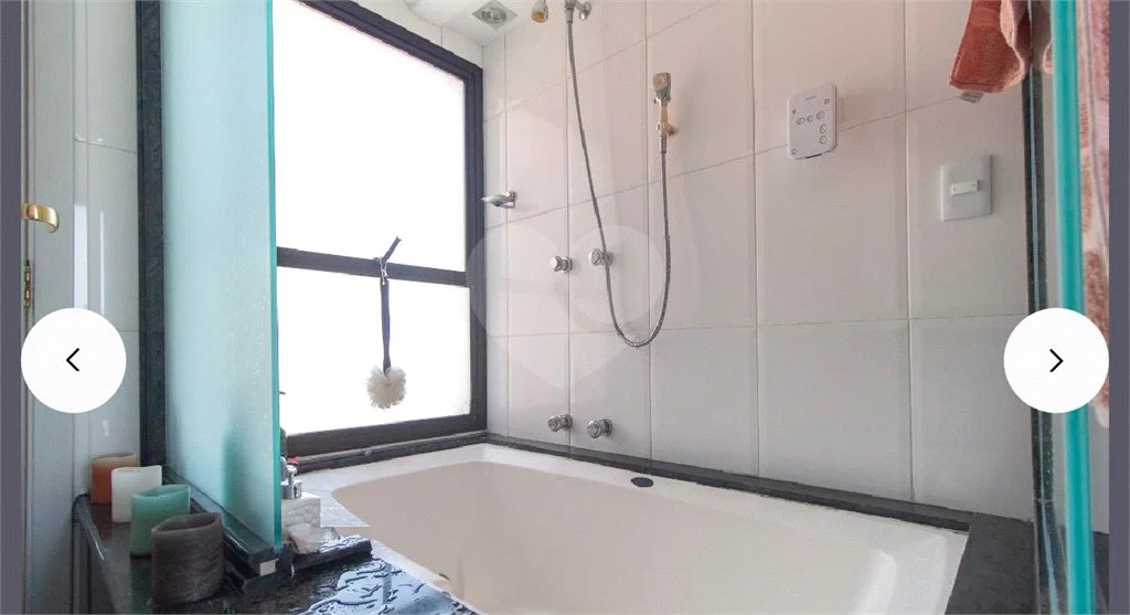 Apartamento de 200m² com 3 dormitórios, 2 suítes e 3 vagas em condomínio 1 por andar.