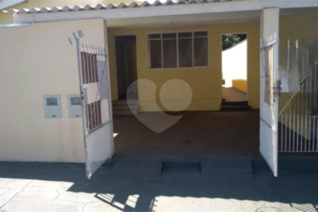 Casa á venda no Jardim são Batista.
