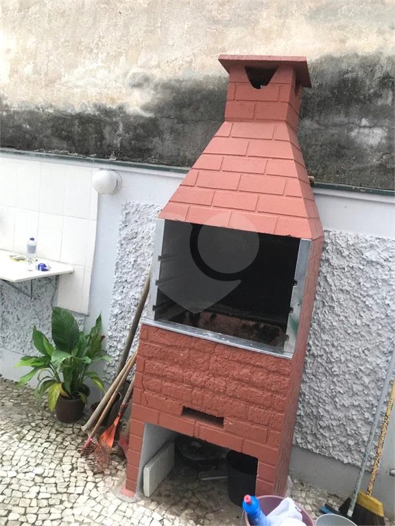 Espaço e Segurança no Bom Retiro: Apartamento de 100 m² com Infraestrutura Completa