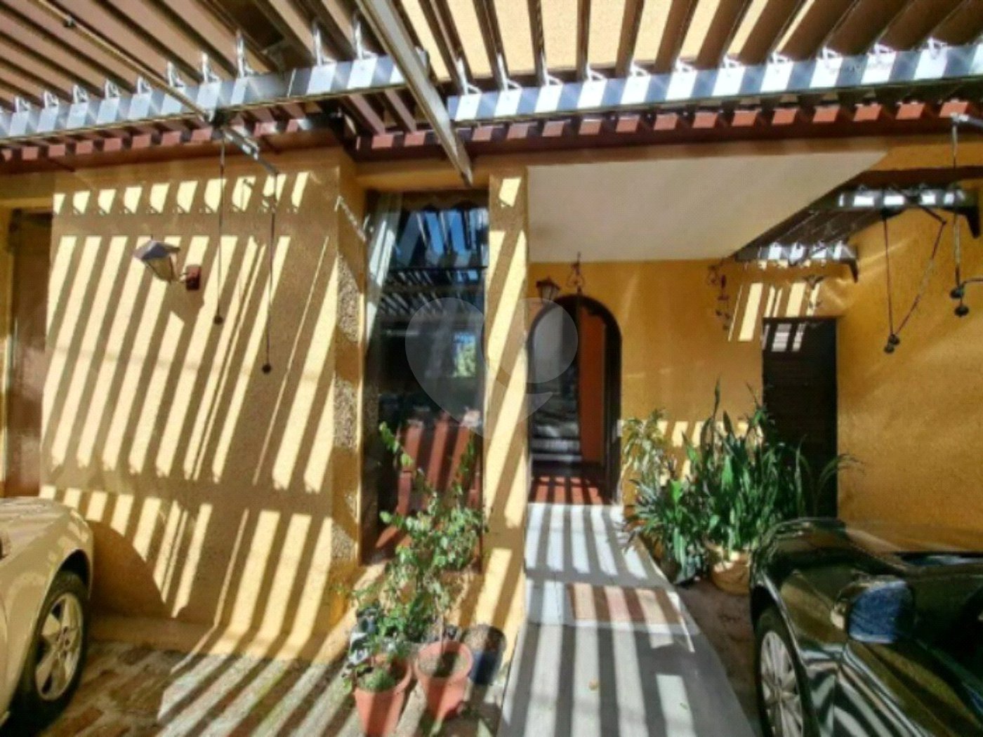 Sobrado com 112m² , 3 dormitórios , sendo 1 suíte , 3 vagas de garagem , à venda no Bosque da Saúde.