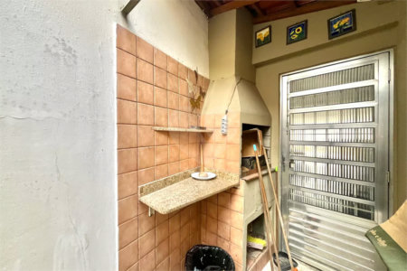 Sobrado espaçoso à venda com 220m² no Planalto Paulista