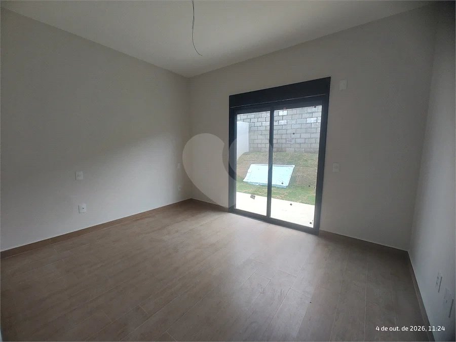 Casa exclusiva em Atibaia de alto padrão com 3 suítes, piscina, espaço gourmet, condomínio fechado, aceita financiamento