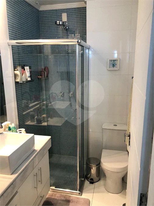 Apartamento em Bragança Paulista com 1 suíte, cozinha americana, varanda, 1 vaga garagem, área lazer com piscina e salão de festas