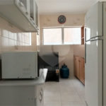 APARTAMENTO 2 QUARTOS (+1 REV.) MOBILIADO P/ALUGAR NO GUARUJÁ/PITANGUEIRAS 96m2 VISTA MAR