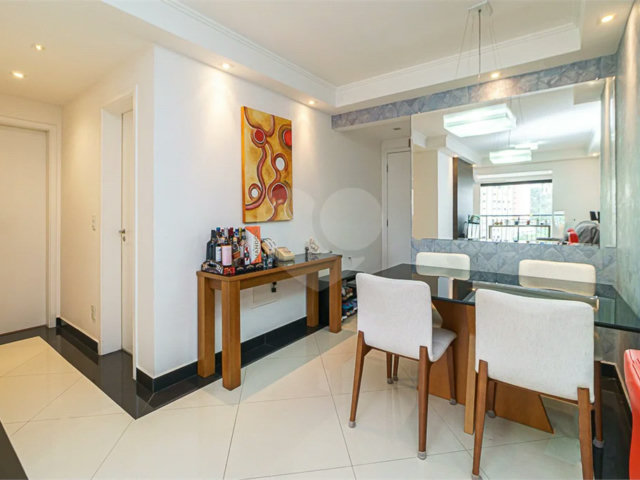 Apartamento à venda com 3 quartos, sendo 1 suíte,  em Jardim Prudência, São Paulo, SP