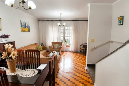 Sobrado à venda com 4 quartos, sendo 2 suítes, em Butantã, São Paulo, SP