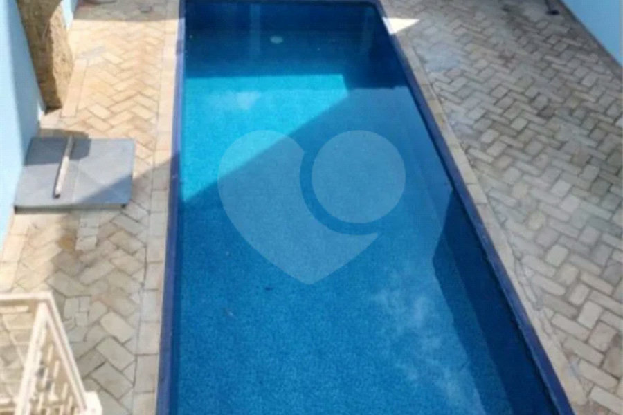 Casa à venda com 5 quartos, sendo 3 suítes, em Vila Lavínia, Mogi das Cruzes, SP