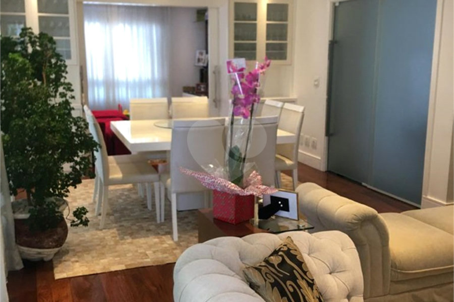 Apartamento para venda Alto de Santana com 220 m² de área primativa.