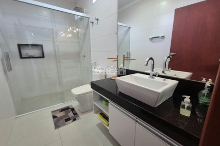 Casa à venda com 3 quartos, sendo 1 suíte, em Vila Esperia Ou Giglio, Atibaia - SP