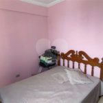 Vende-se apartamento de dois dormitórios no Edifício Marseille, no Centro de Piracicaba;