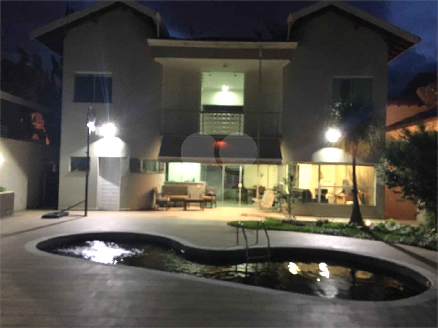 Sobrado à venda ou para alugar com 3 suítes em Villaggio Capríccio, Louveira, SP