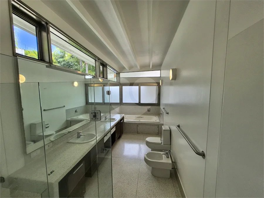 Casa a venda ou locação no Tamboré 1