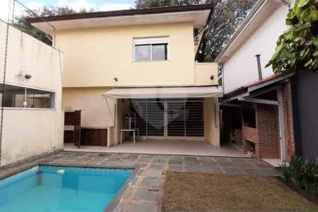Sobrado à venda ou para alugar com 3 quartos, sendo 2 suítes, em Brooklin, São Paulo, SP