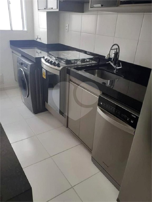 Apartamento no Condomínio Parque dos Manacás.