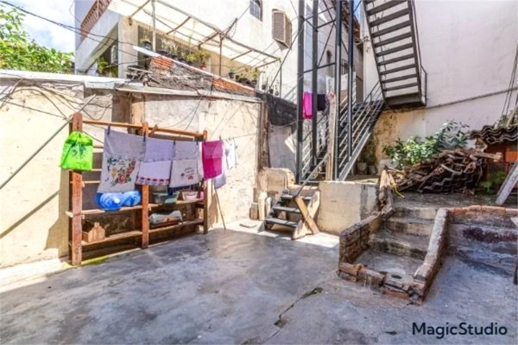 Casa com 175m², 4 dormitórios, sendo 3 suítes, 2 vagas de garagem, à venda na Vila Formosa.